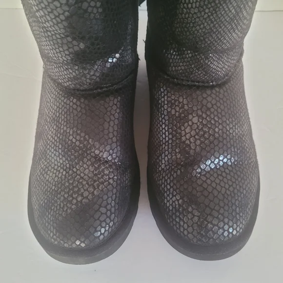 UGG Australia Snake Skin Pattern Bows Boots - Picture 9 of 14